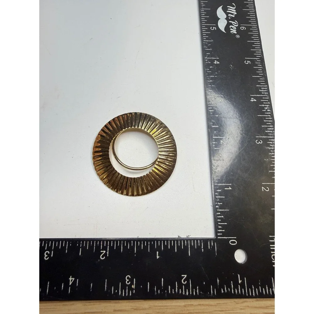 Jeri-Lou Gold Tone Pleated Sunburst Round Scarf Clip Accessory